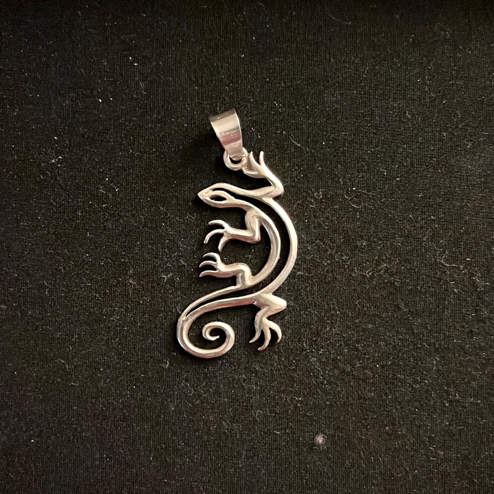Silver 925 lizard pendant